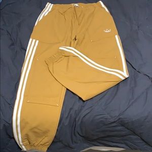 ‼️PRICE DROP🔥ADIDAS NYLON JOGGERS 😫 NEVER WORN